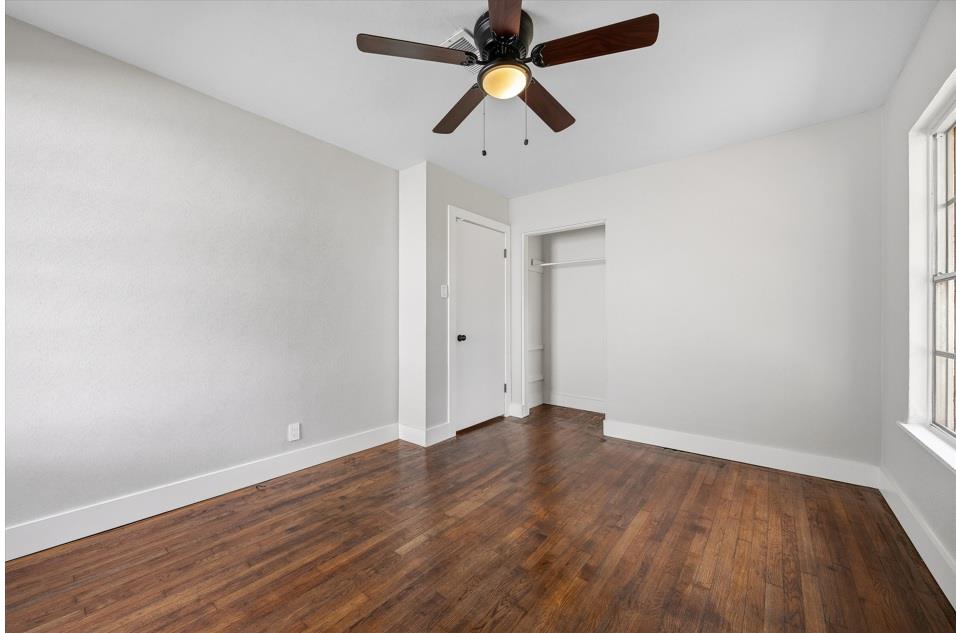 1402 Kent Street Taylor TX 76574