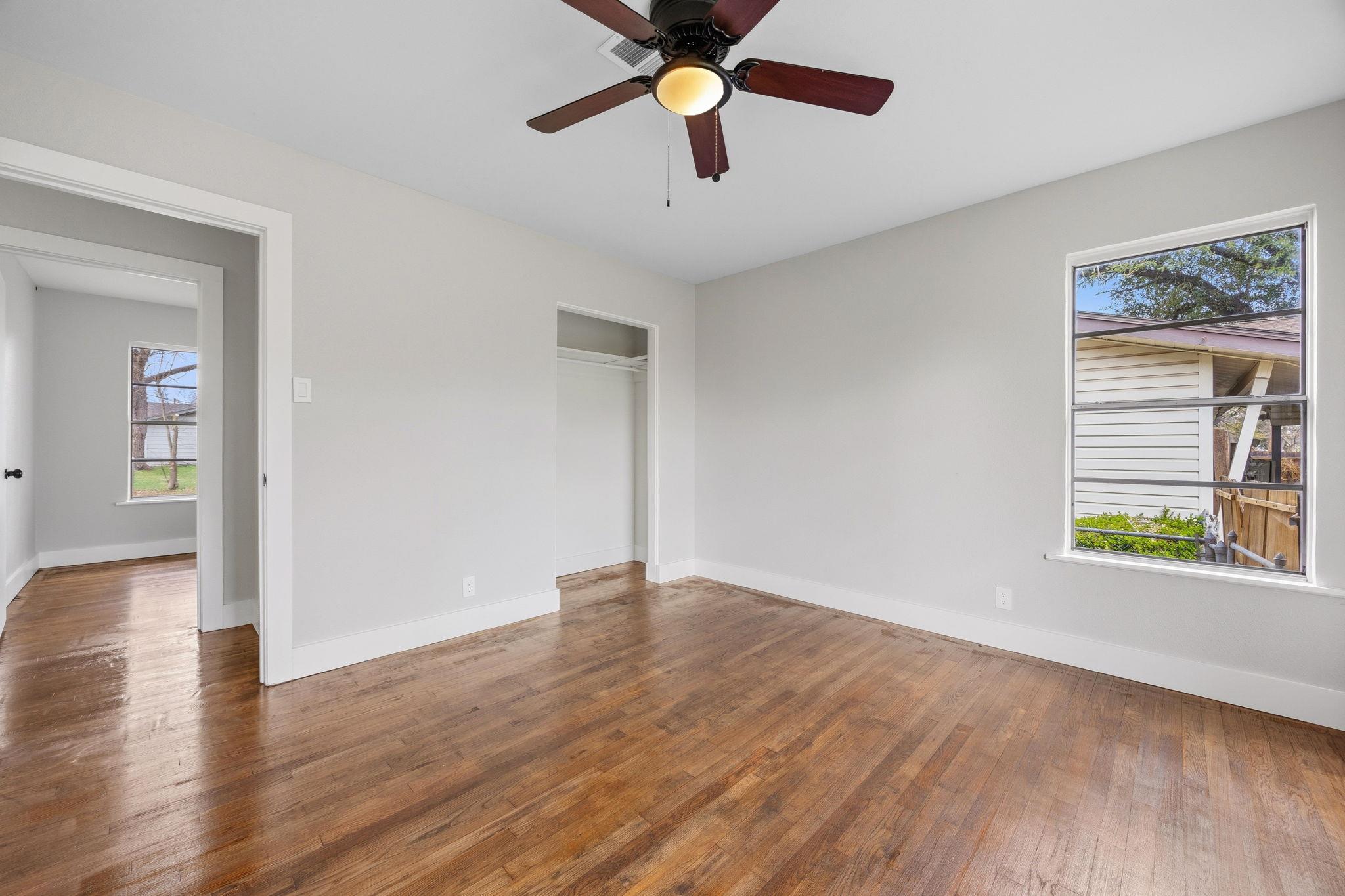 1402 Kent Street Taylor TX 76574