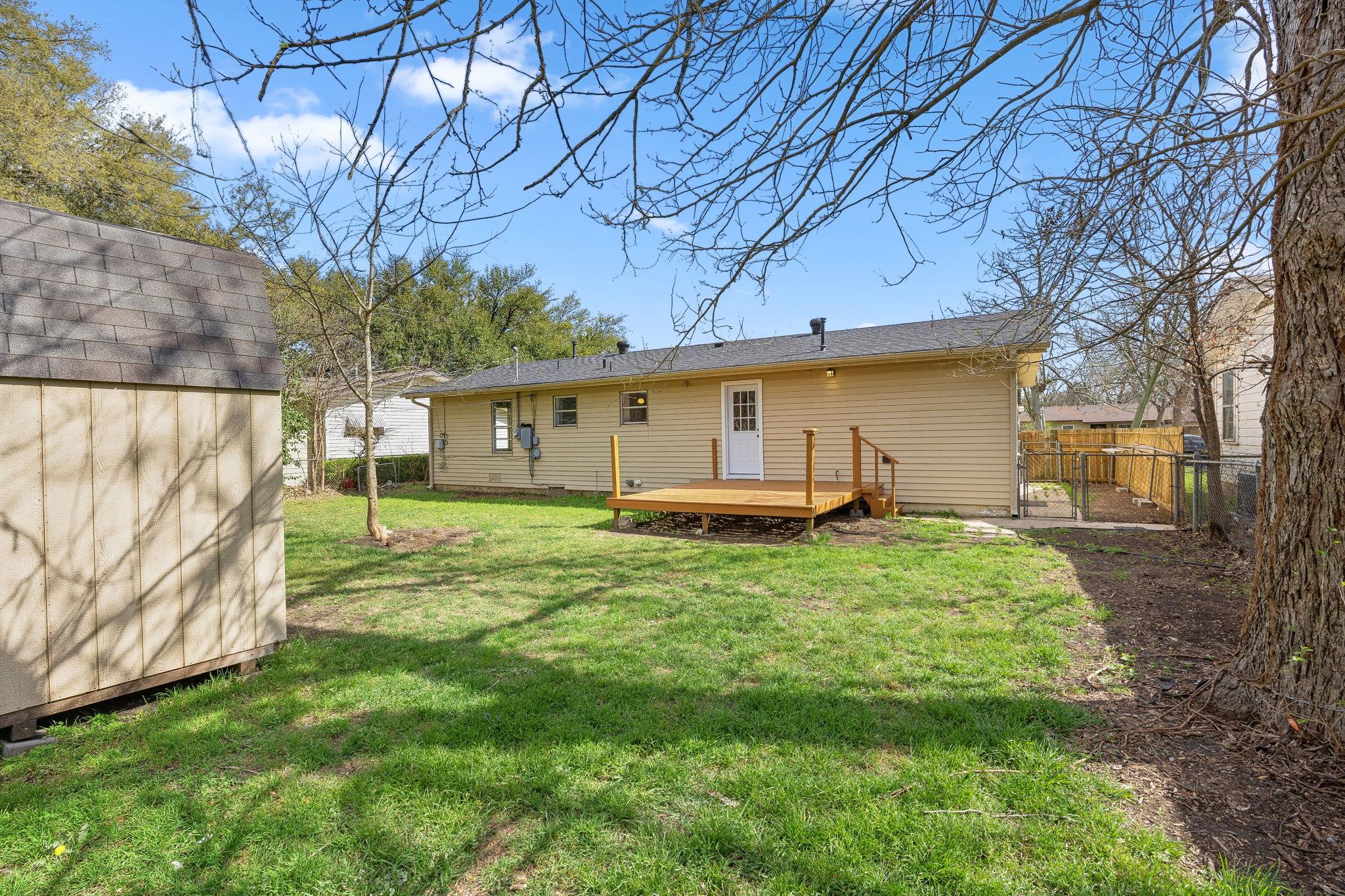 1402 Kent Street Taylor TX 76574