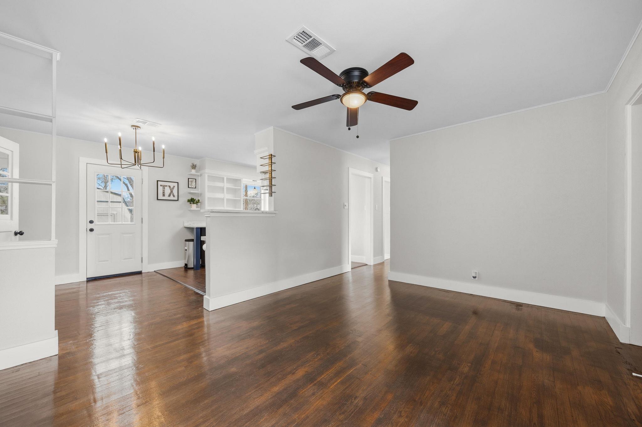 1402 Kent Street Taylor TX 76574