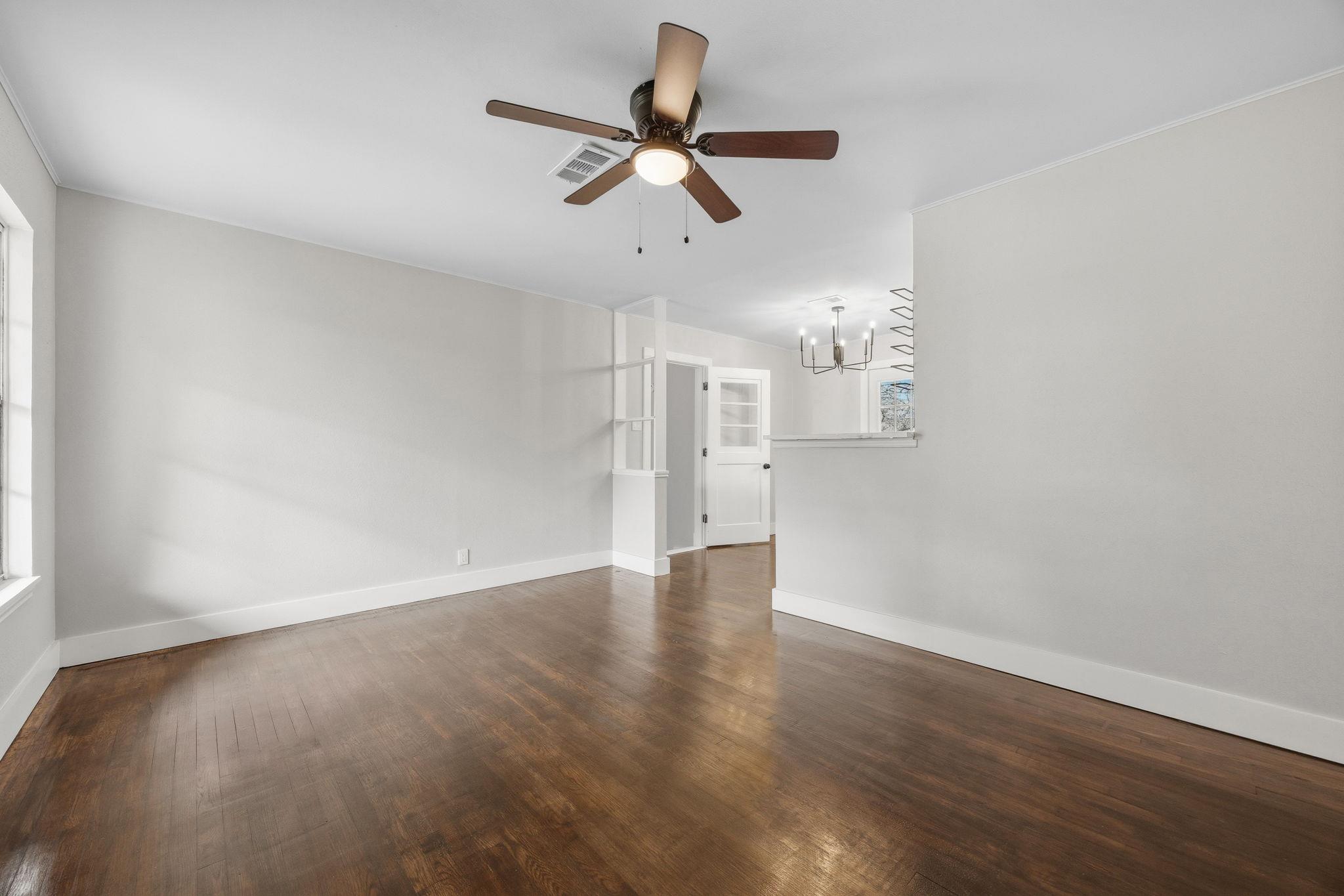 1402 Kent Street Taylor TX 76574