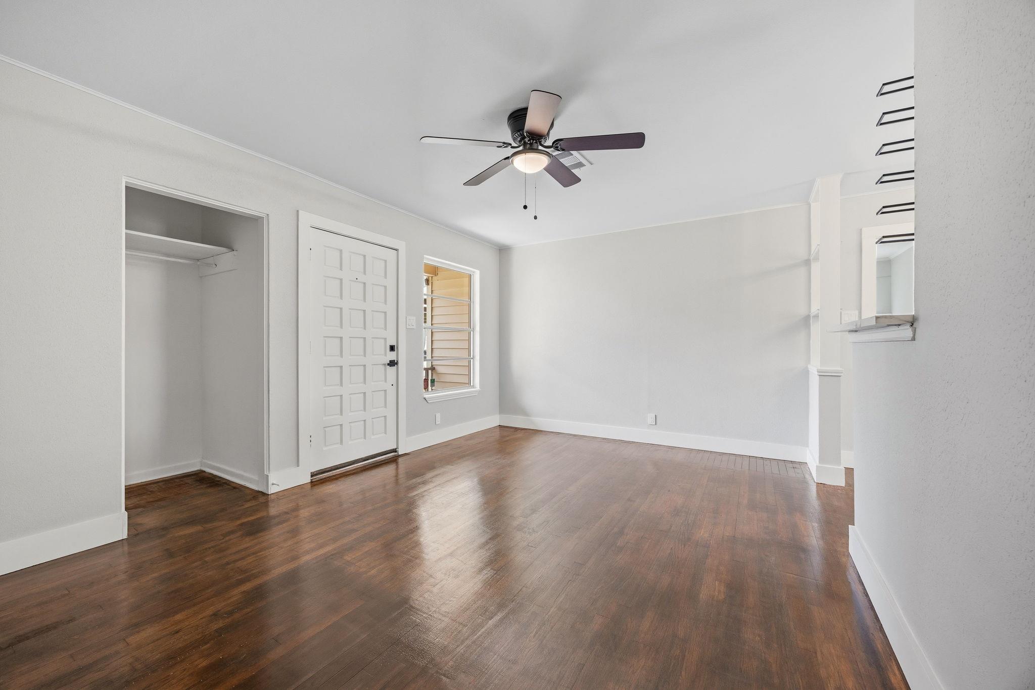 1402 Kent Street Taylor TX 76574