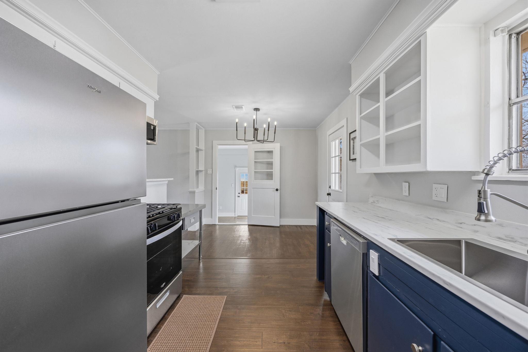 1402 Kent Street Taylor TX 76574