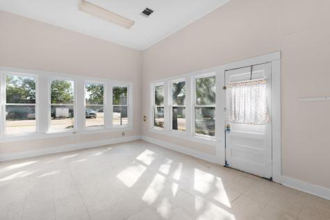 107 W 5th Street Lampasas TX 76550