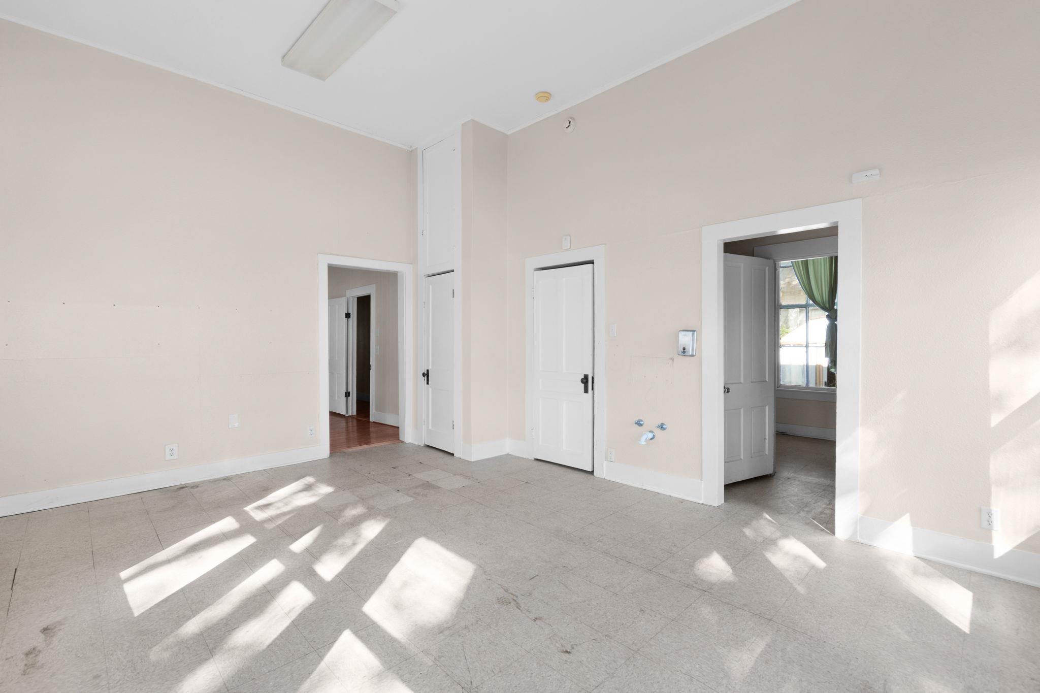 107 W 5th Street Lampasas TX 76550