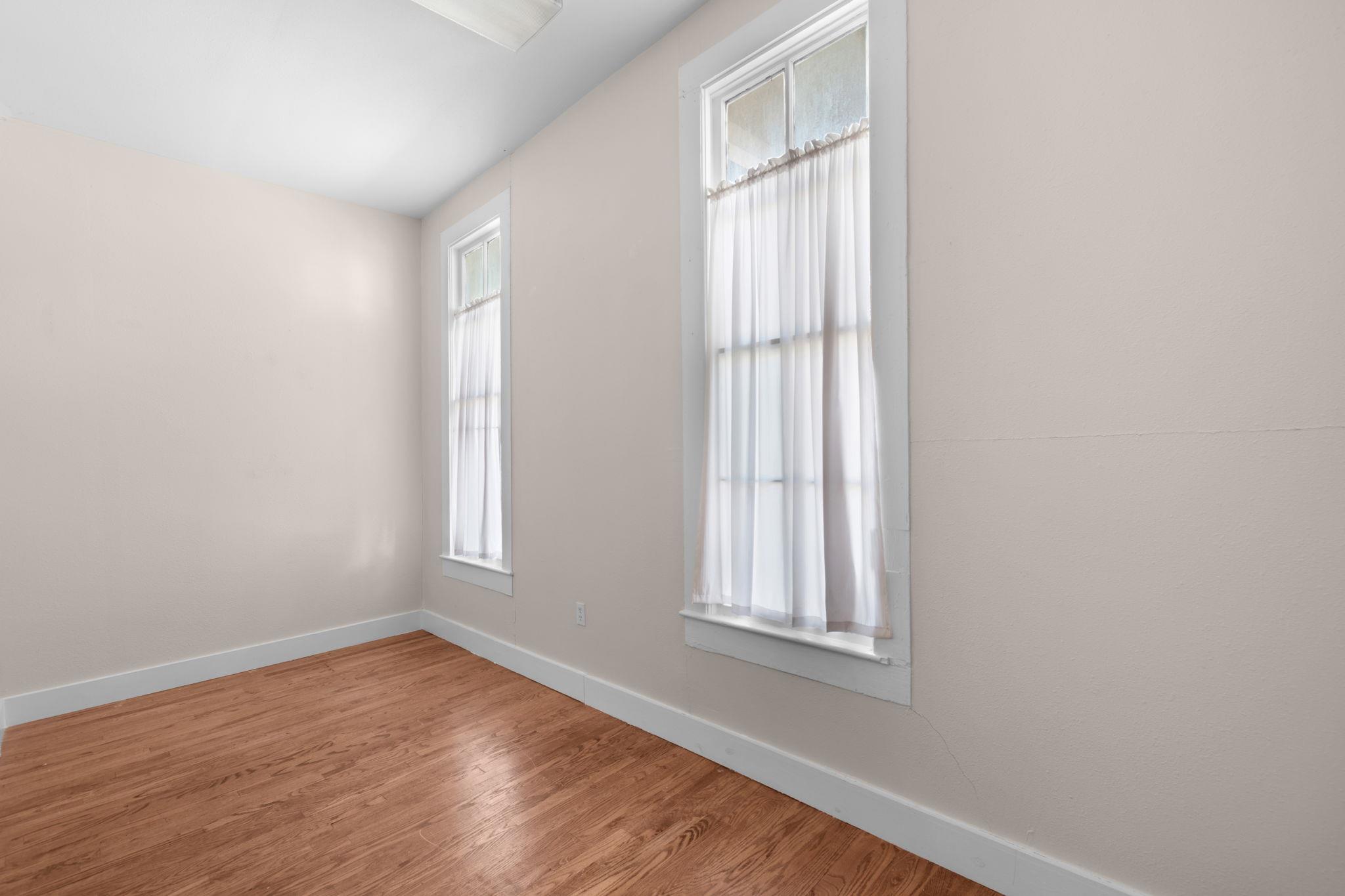 107 W 5th Street Lampasas TX 76550
