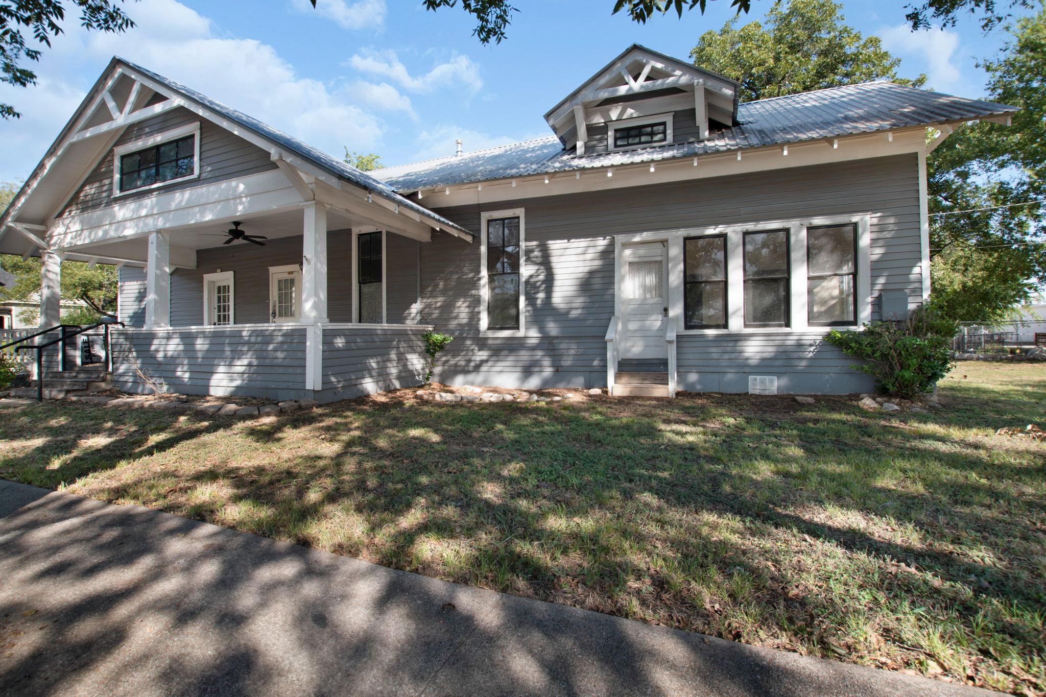 107 W 5th Street Lampasas TX 76550