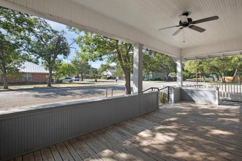 107 W 5th Street Lampasas TX 76550