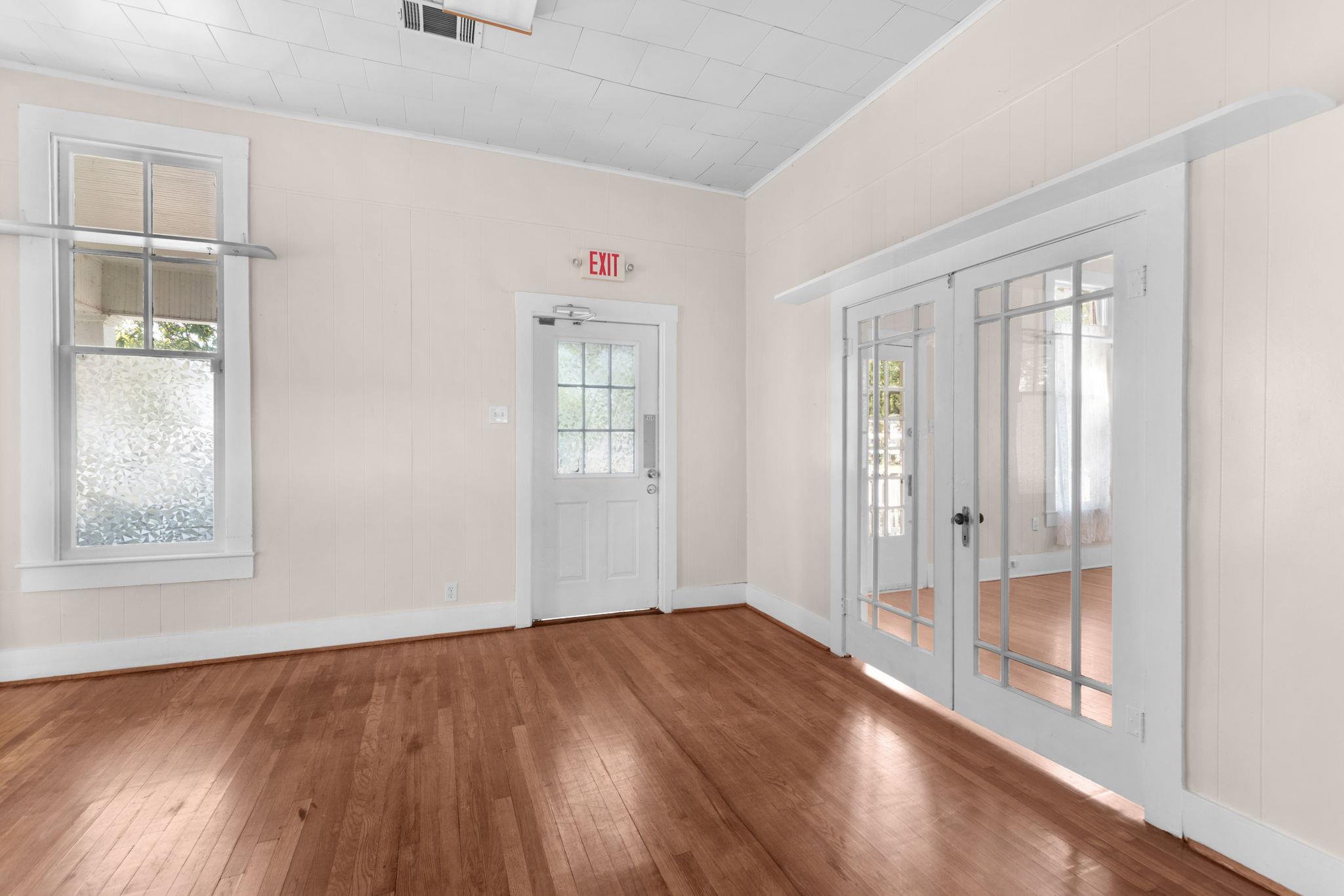 107 W 5th Street Lampasas TX 76550