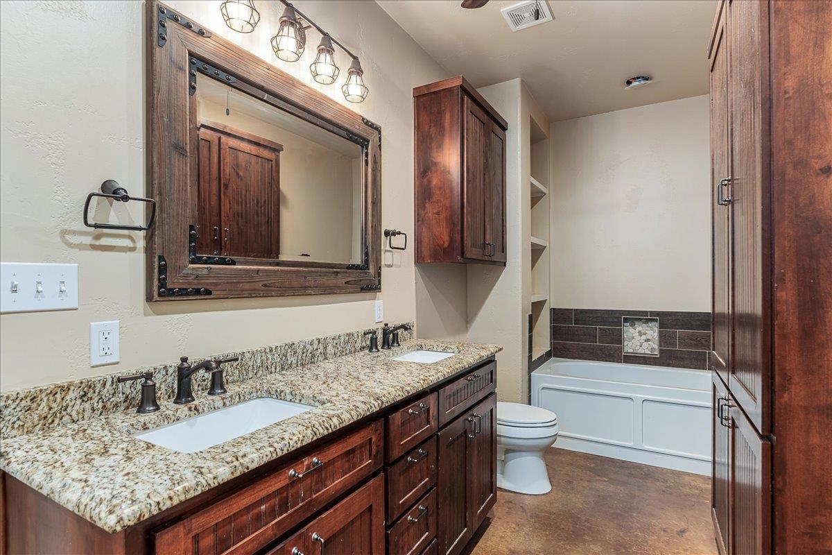 300 County Road 407 Spicewood TX 78669