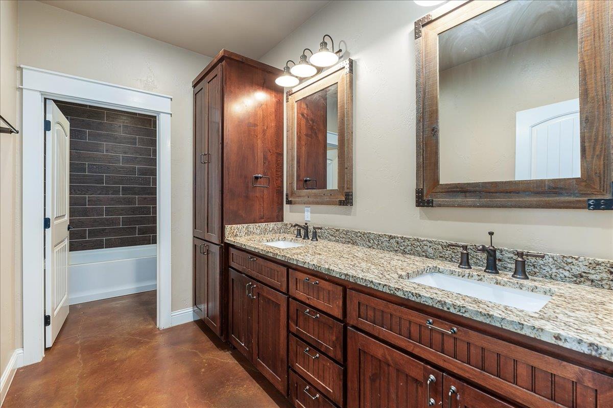 300 County Road 407 Spicewood TX 78669