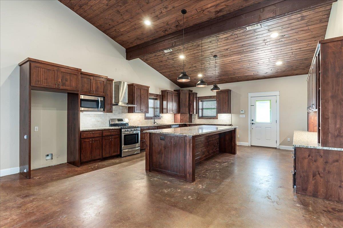 300 County Road 407 Spicewood TX 78669