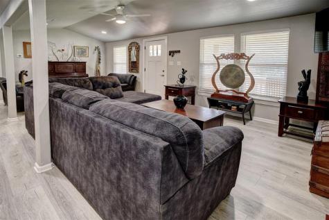 1217 Jones Street Smithville TX 78957