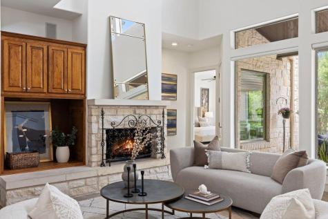 2 Dovedale Cove The Hills TX 78738