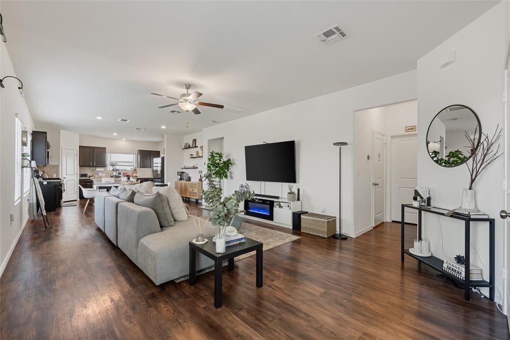 7304 Fall Ray Drive Del Valle TX 78617