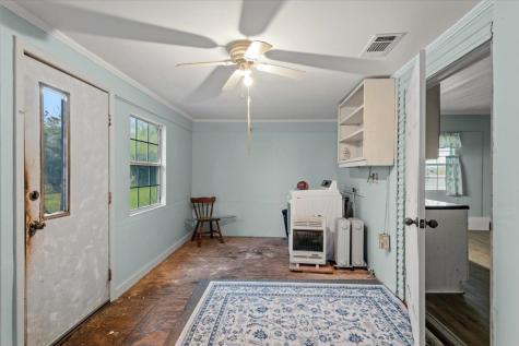 5612 Hwy 71 E Smithville TX 78957