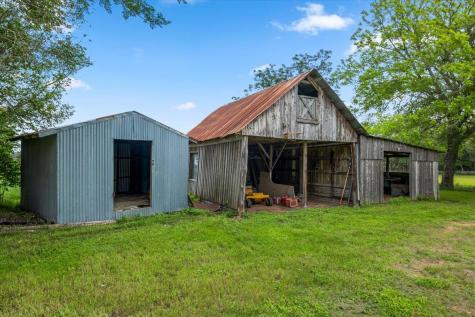 5612 Hwy 71 E Smithville TX 78957