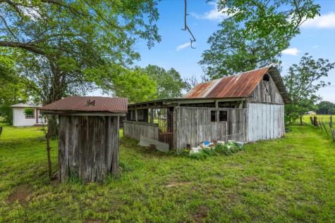 5612 Hwy 71 E Smithville TX 78957