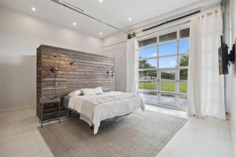 2412 Bee Creek Road Spicewood TX 78669
