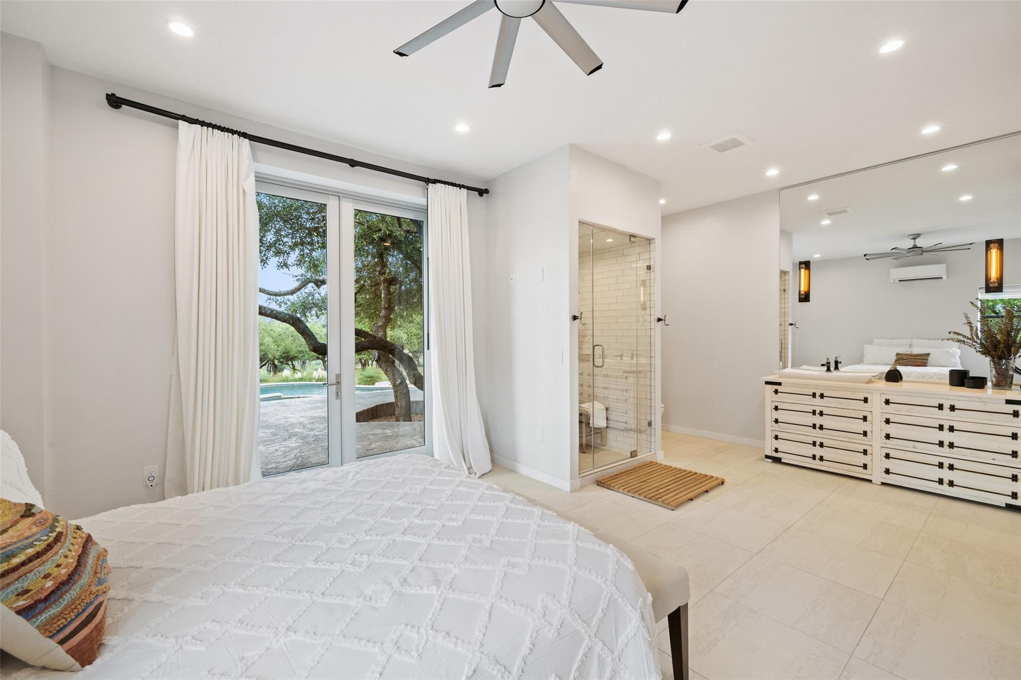 2412 Bee Creek Road Spicewood TX 78669