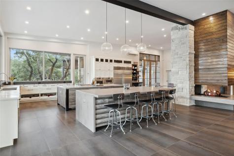 2412 Bee Creek Road Spicewood TX 78669