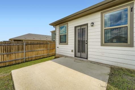 148 Gullivers Drive Elgin TX 78621