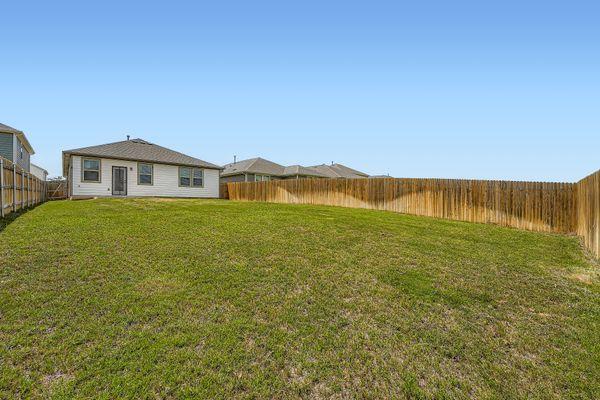 148 Gullivers Drive Elgin TX 78621