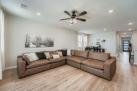 148 Gullivers Drive Elgin TX 78621