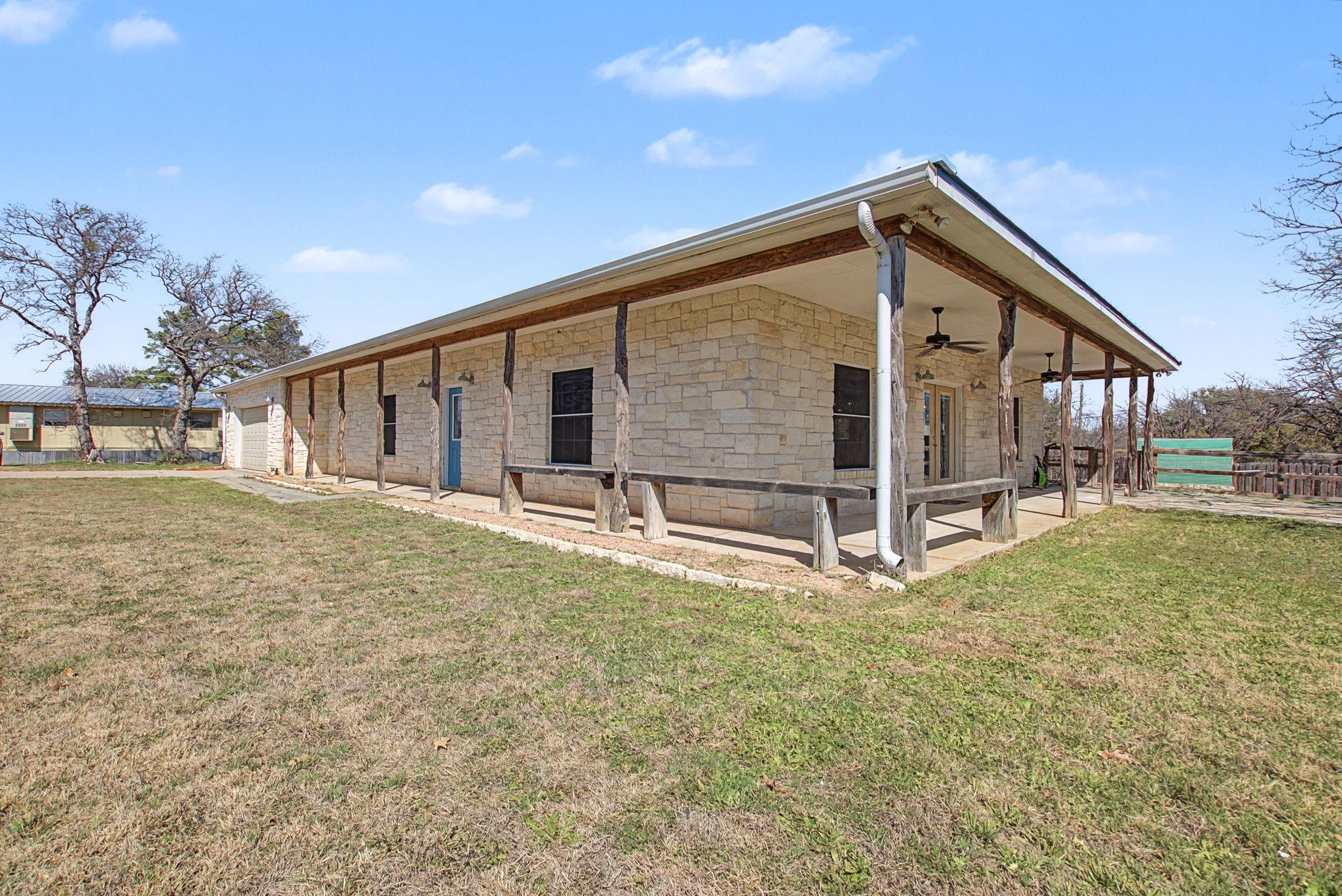 2207 Boxwood Circle Kingsland TX 78639