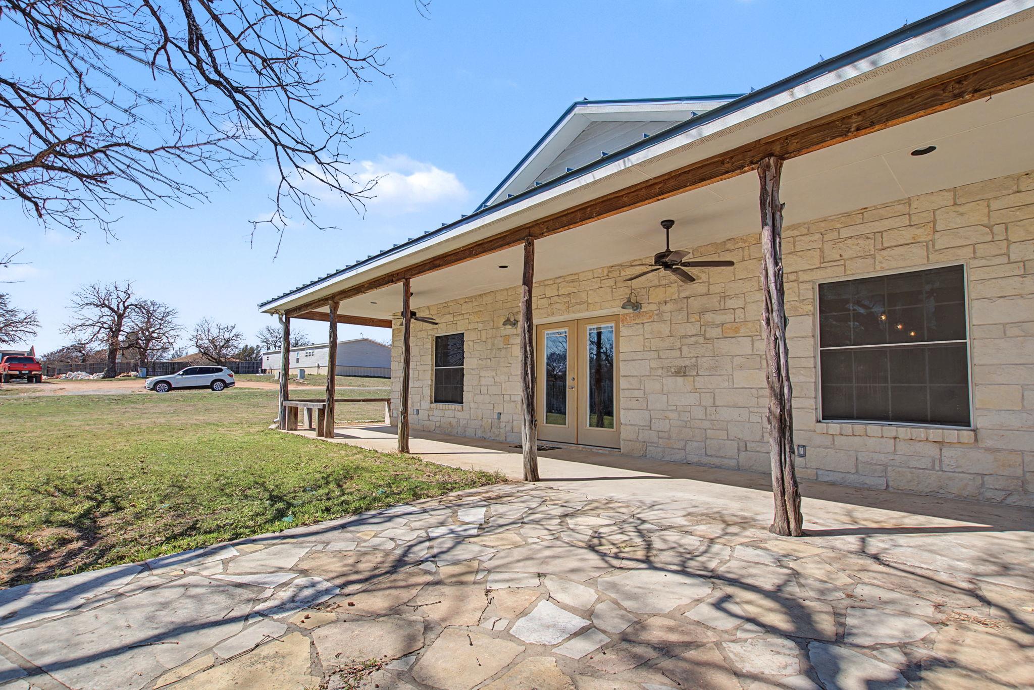 2207 Boxwood Circle Kingsland TX 78639