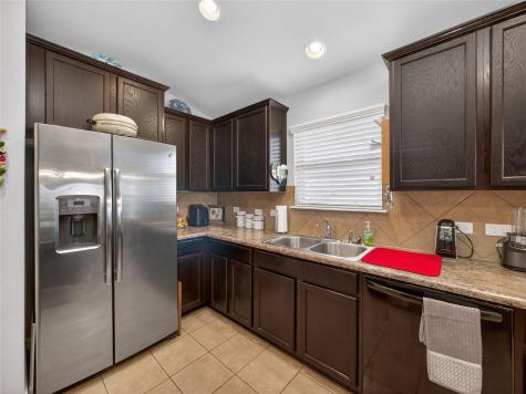 614 Lantana Avenue Lockhart TX 78644