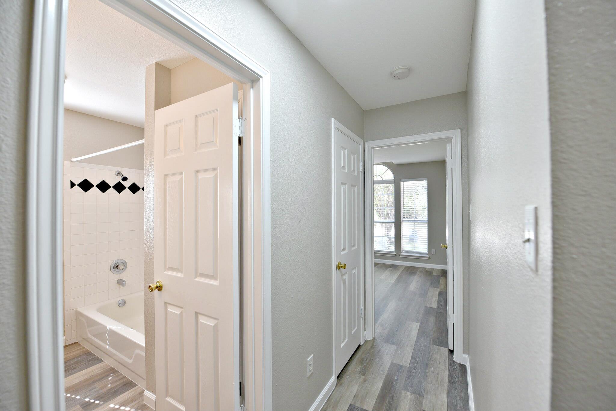 1809 Bent Oak Cove Leander TX 78641