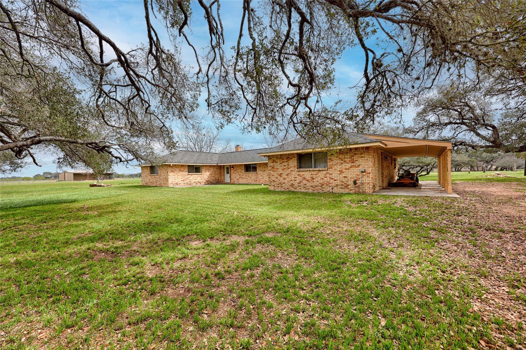 341 County Road 233 Road Hallettsville TX 77964