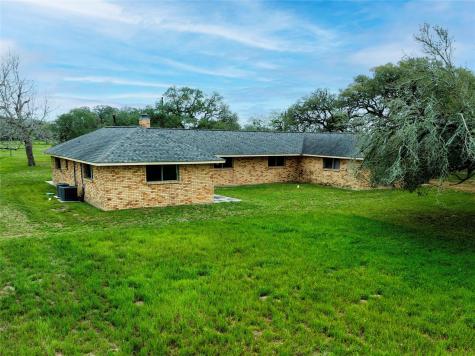 341 County Road 233 Road Hallettsville TX 77964