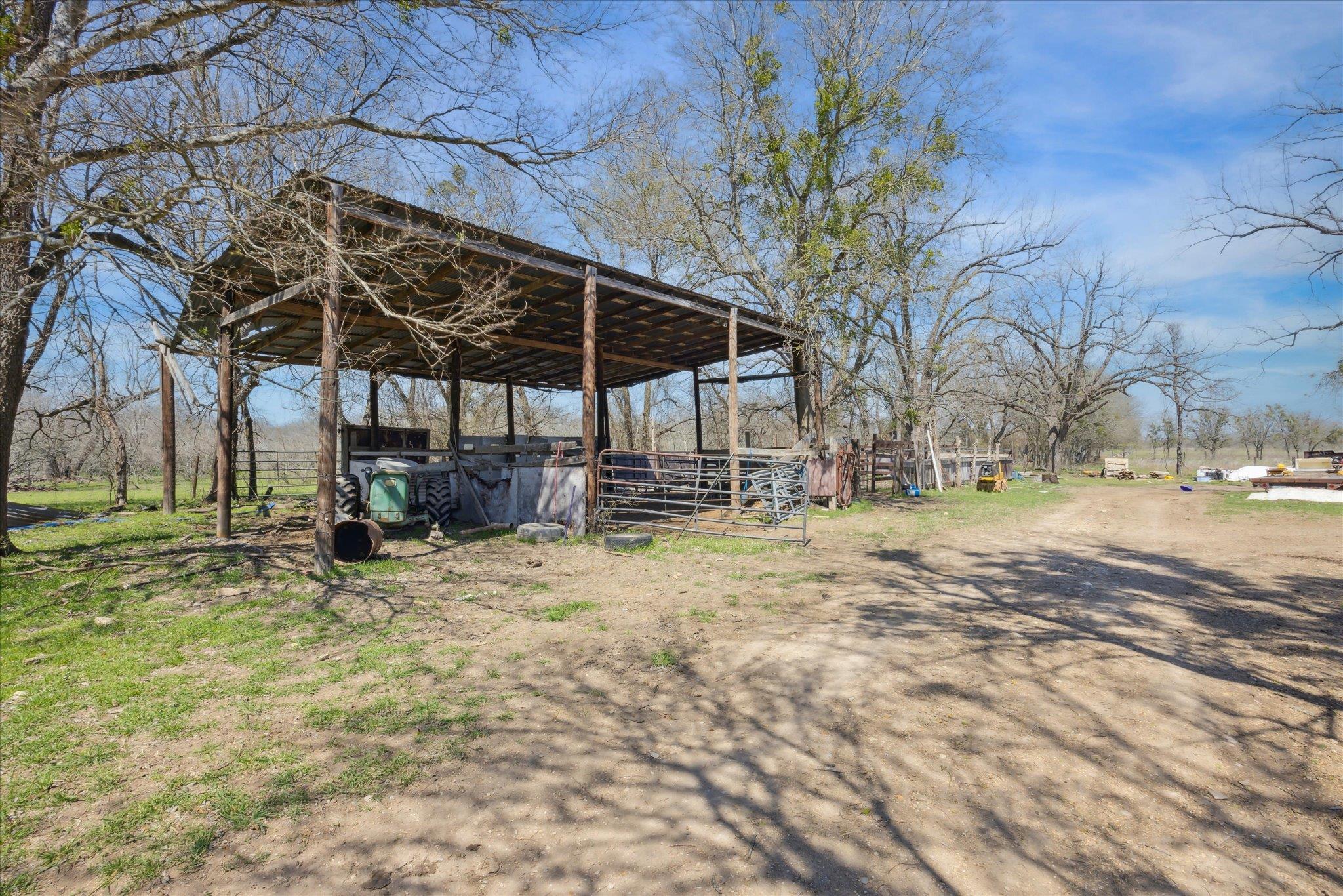 4975 E Highway 71 Highway E Del Valle TX 78617