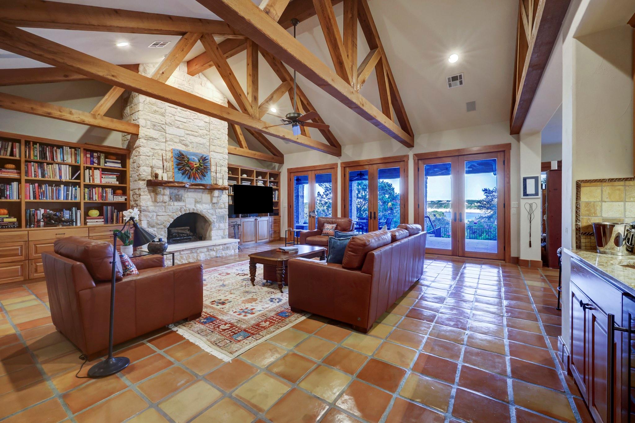 19586 Sandcastle Drive Spicewood TX 78669