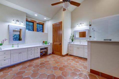19586 Sandcastle Drive Spicewood TX 78669