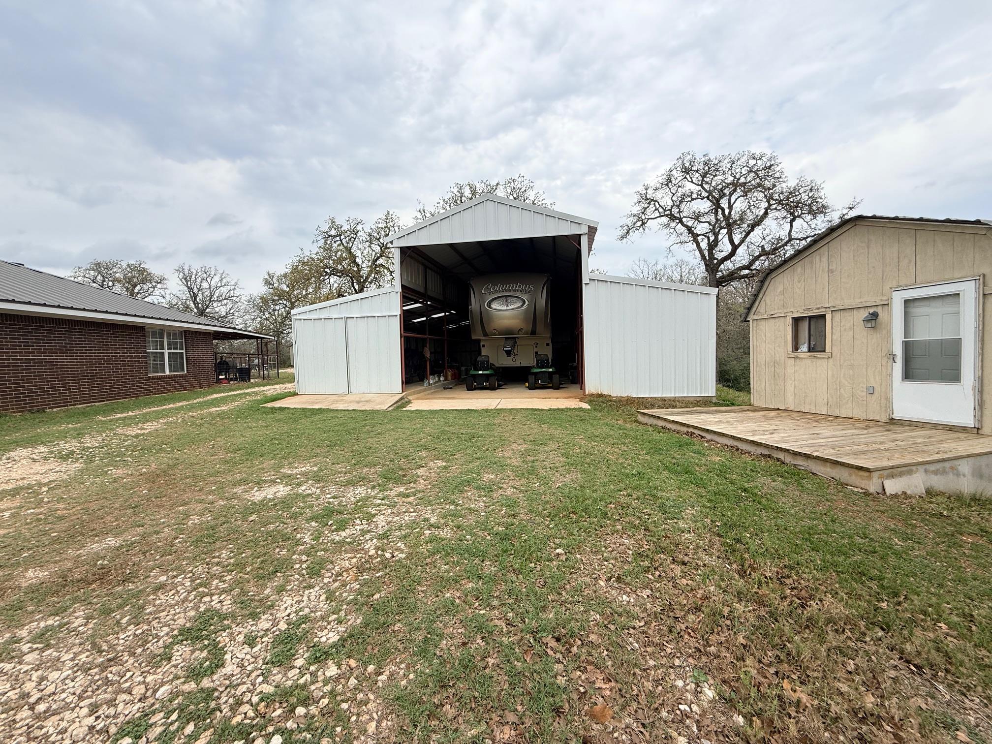 2628 County Road 316 Lexington TX 78947