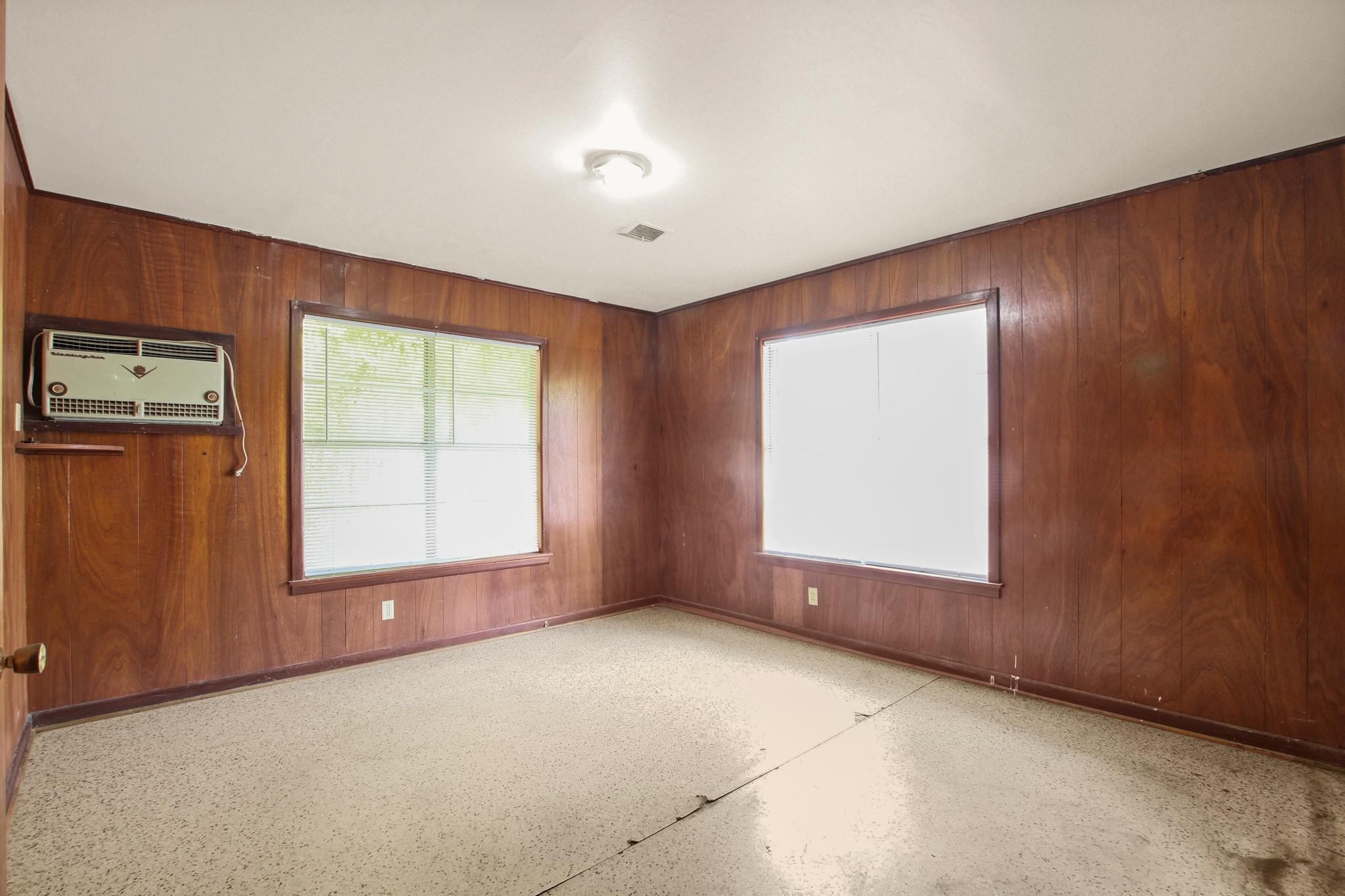 1007 Kimbro Street Taylor TX 76574
