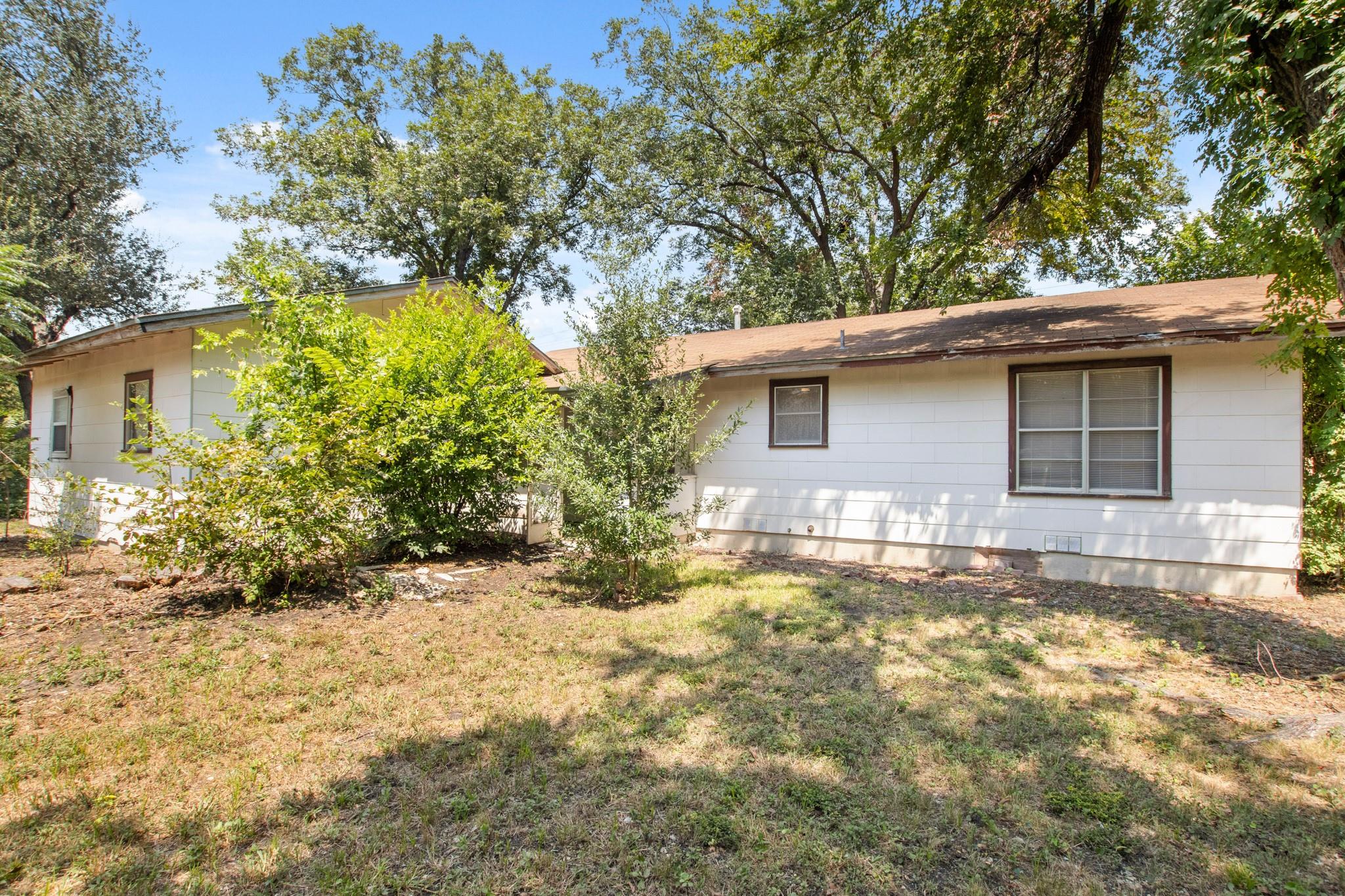 1007 Kimbro Street Taylor TX 76574