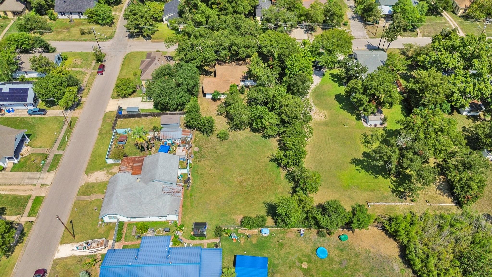 1007 Kimbro Street Taylor TX 76574