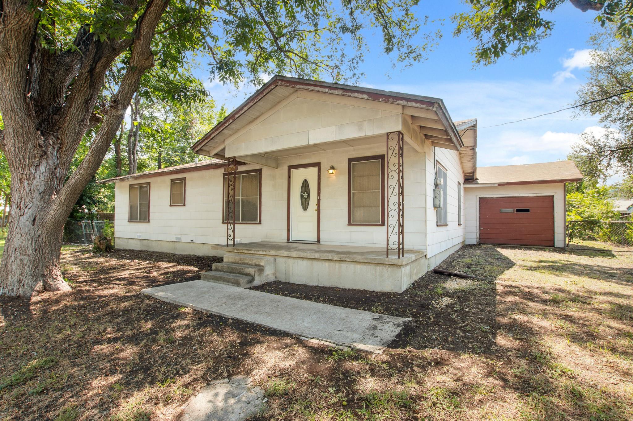 1007 Kimbro Street Taylor TX 76574