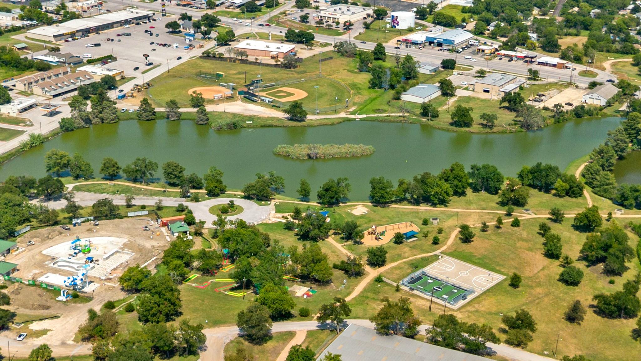 1007 Kimbro Street Taylor TX 76574