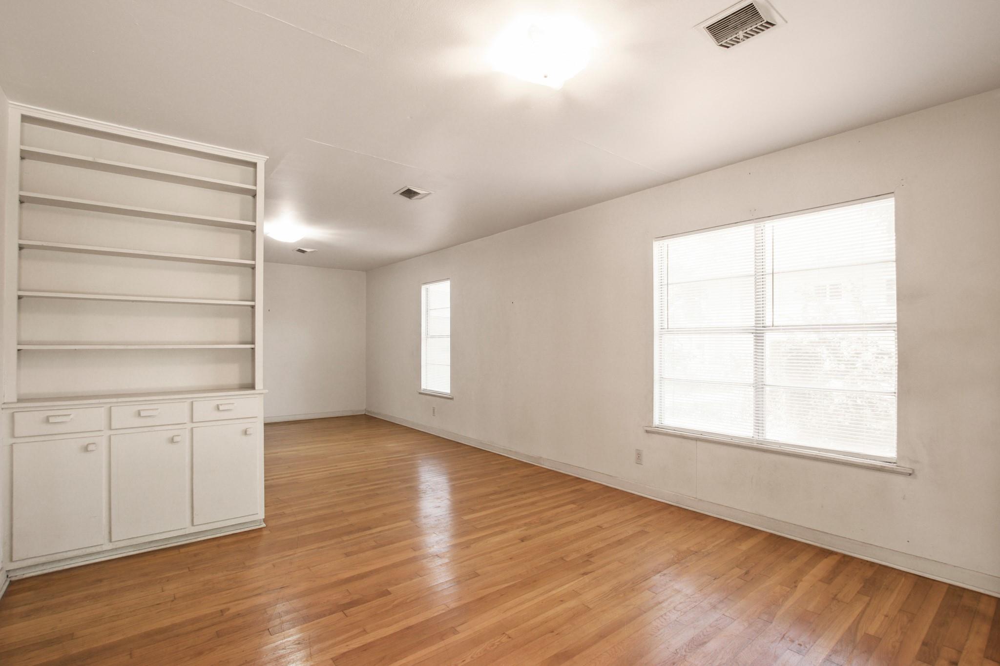 1007 Kimbro Street Taylor TX 76574