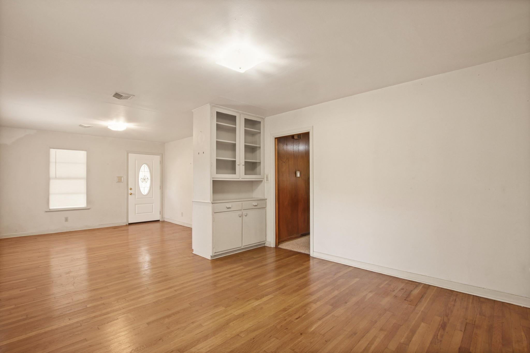 1007 Kimbro Street Taylor TX 76574