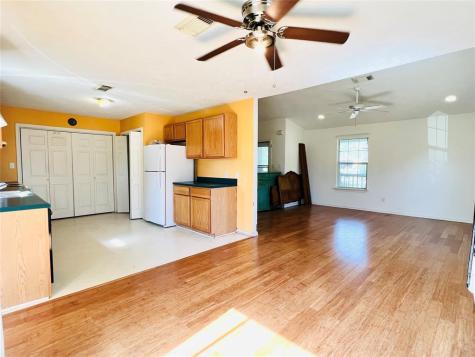 2105 W Gillis Avenue Cameron TX 76520