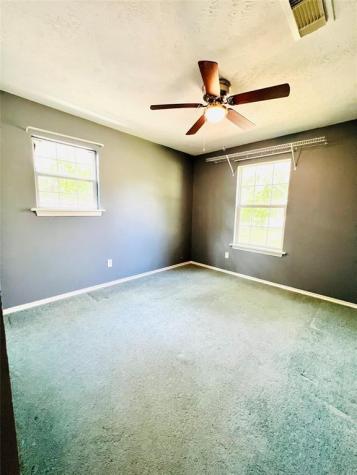 2105 W Gillis Avenue Cameron TX 76520