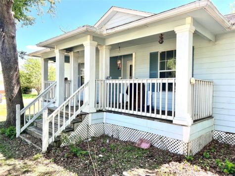 2105 W Gillis Avenue Cameron TX 76520