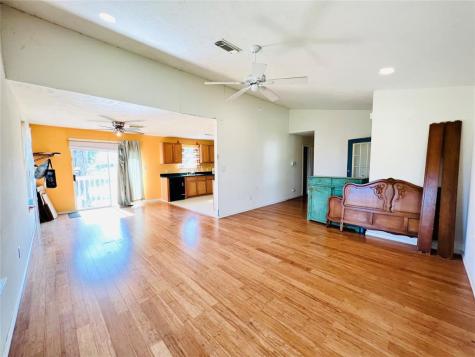 2105 W Gillis Avenue Cameron TX 76520