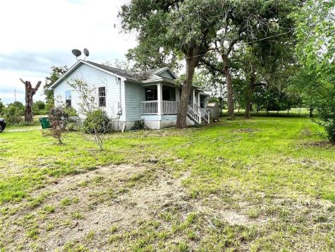 2105 W Gillis Avenue Cameron TX 76520